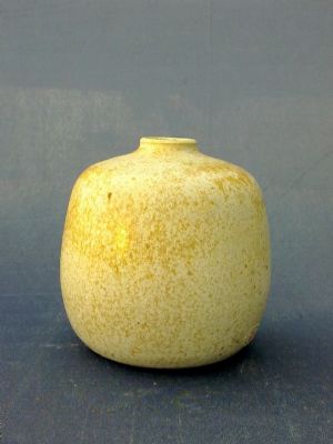 Vase i beige glasur